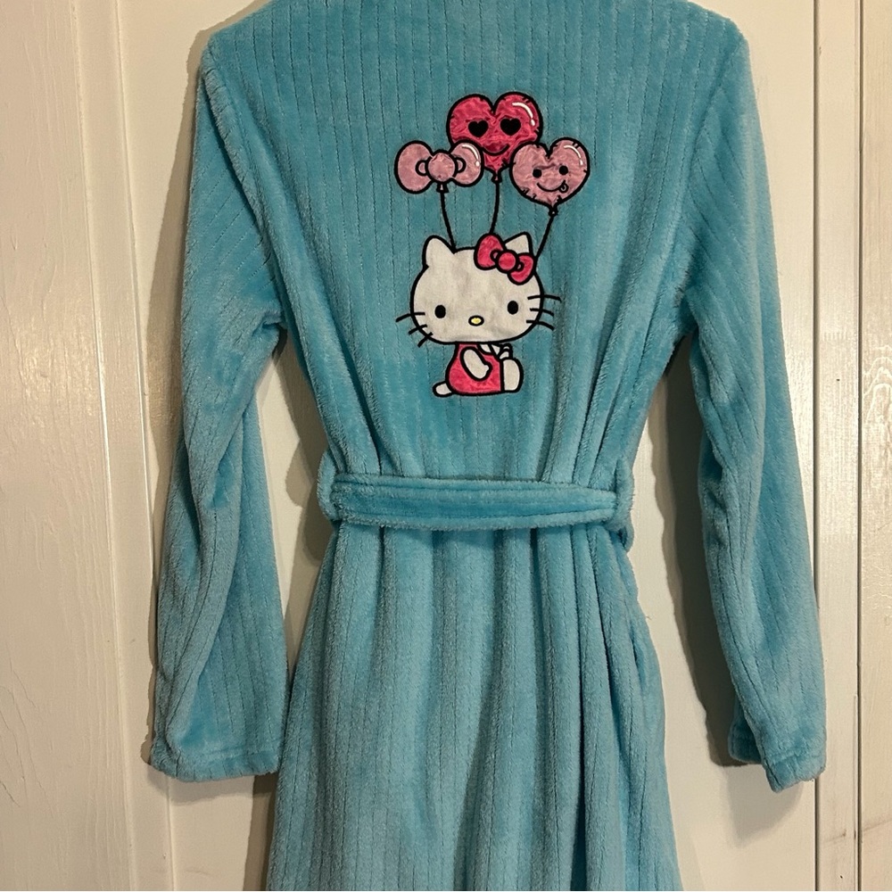 Hello Kitty by Sanrio Sherpa Fleece Robe Women’s size small